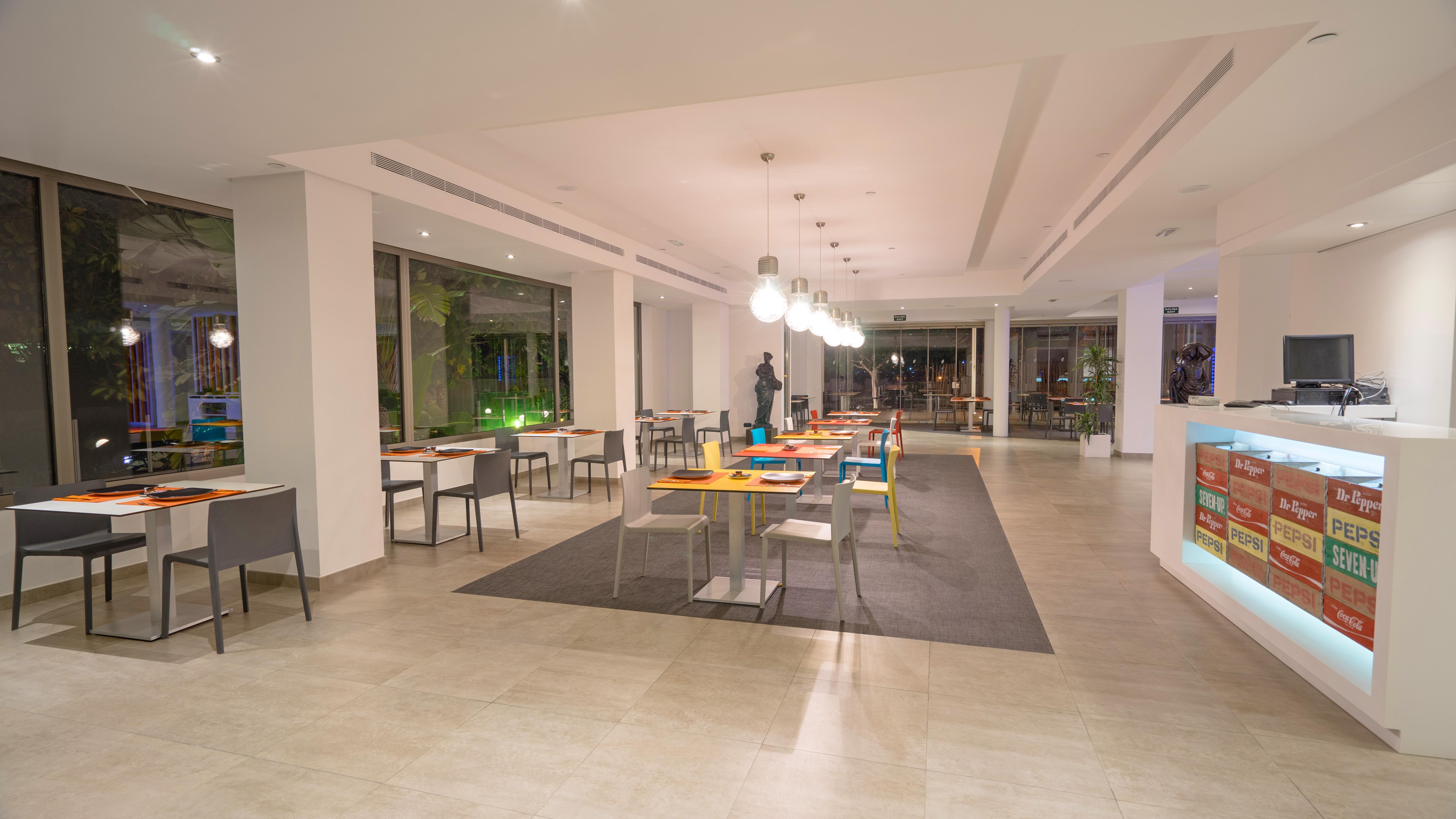 Thb Ocean Beach - Adults Only San Antonio  Exterior photo