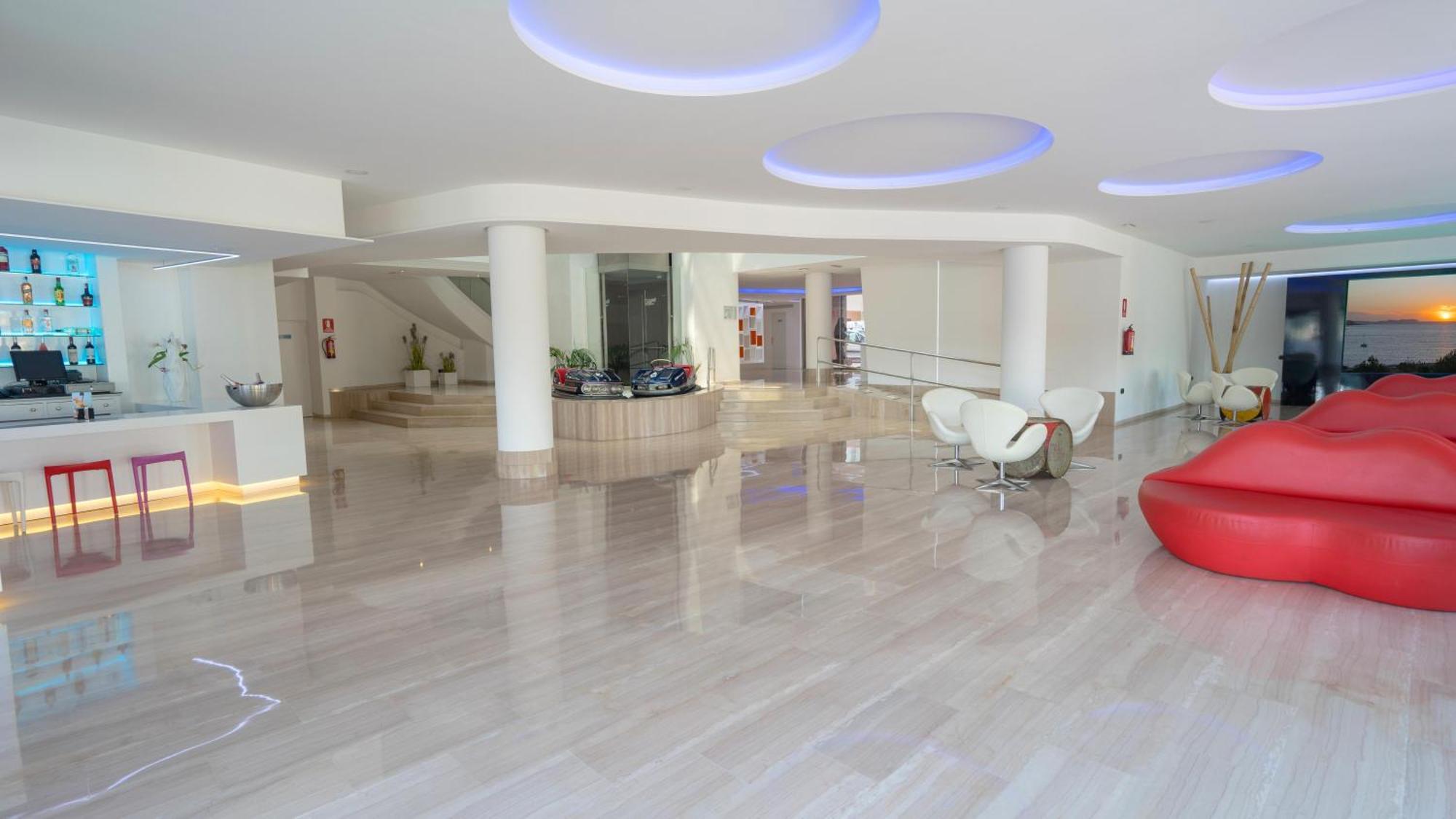 Thb Ocean Beach - Adults Only San Antonio  Exterior photo
