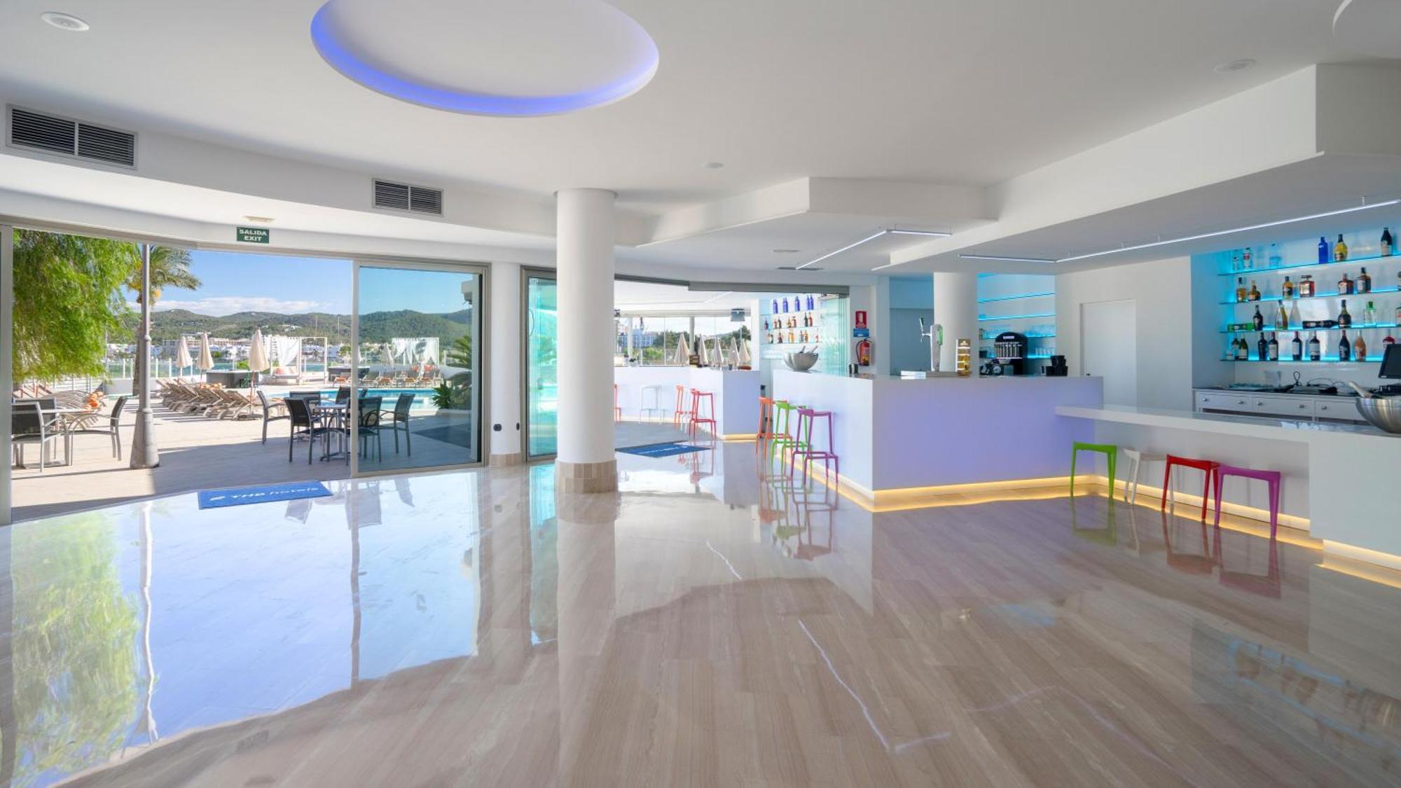 Thb Ocean Beach - Adults Only San Antonio  Exterior photo