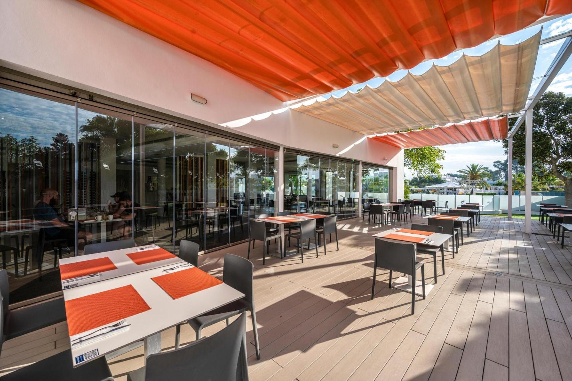 Thb Ocean Beach - Adults Only San Antonio  Exterior photo