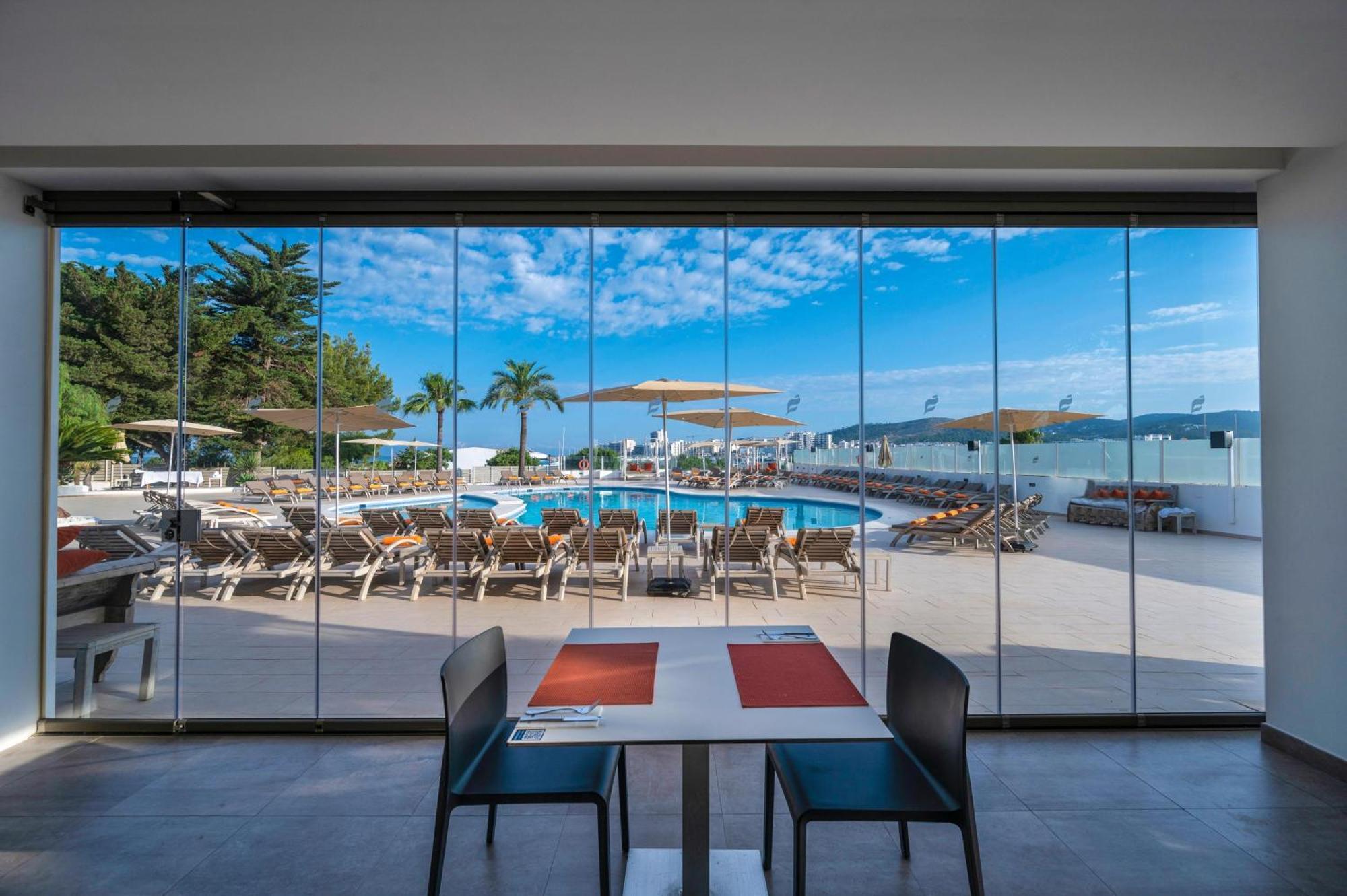 Thb Ocean Beach - Adults Only San Antonio  Exterior photo