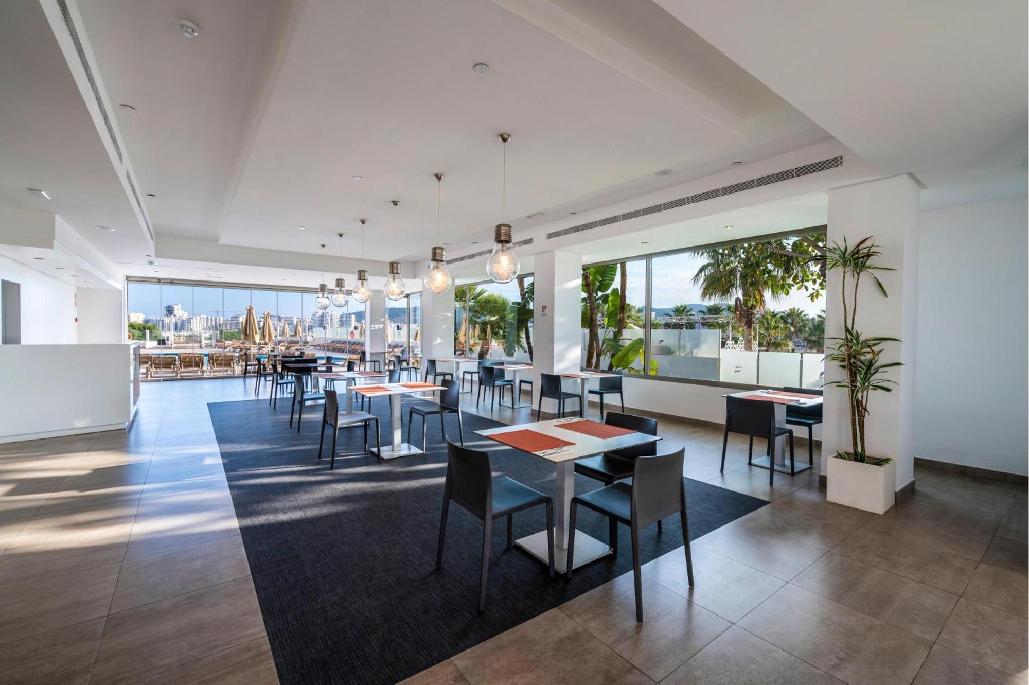 Thb Ocean Beach - Adults Only San Antonio  Exterior photo