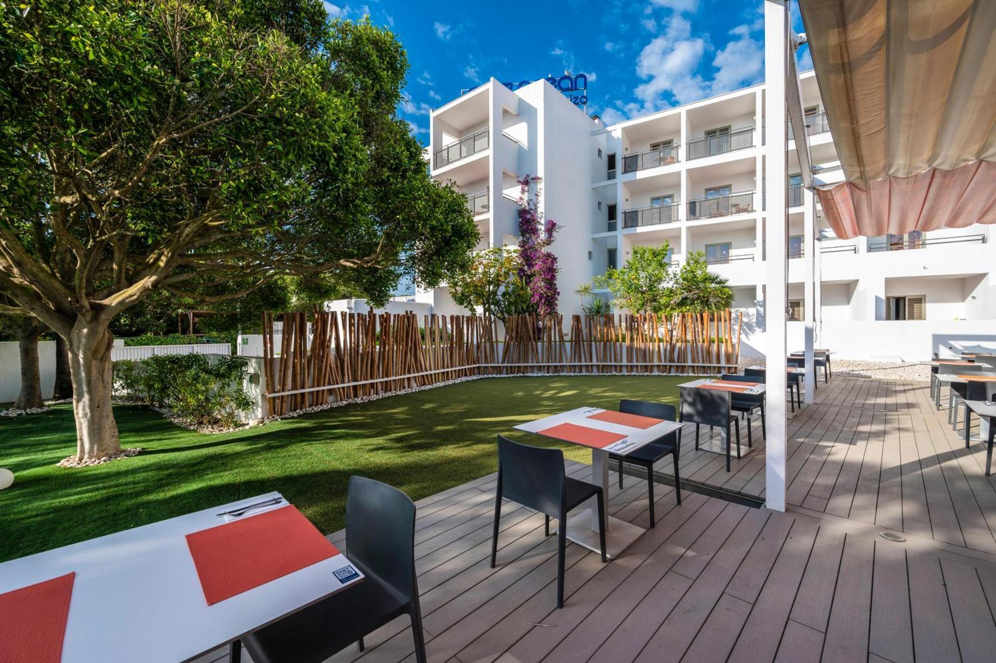 Thb Ocean Beach - Adults Only San Antonio  Exterior photo
