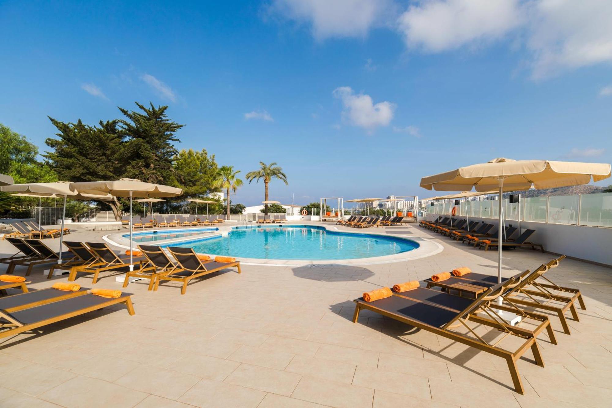 Thb Ocean Beach - Adults Only San Antonio  Exterior photo